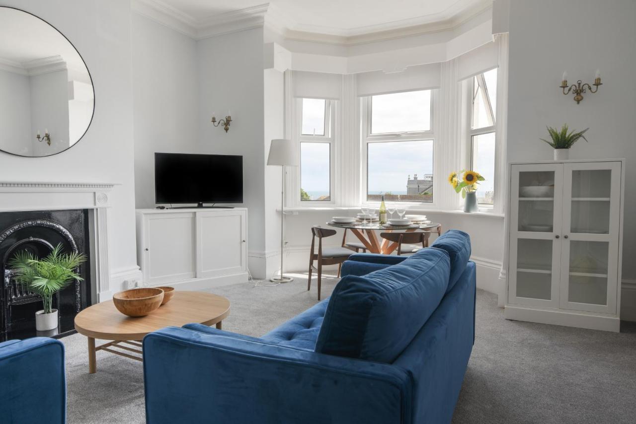 Flat 2, 10 Seafield Road Apartment Seaton (Devon)