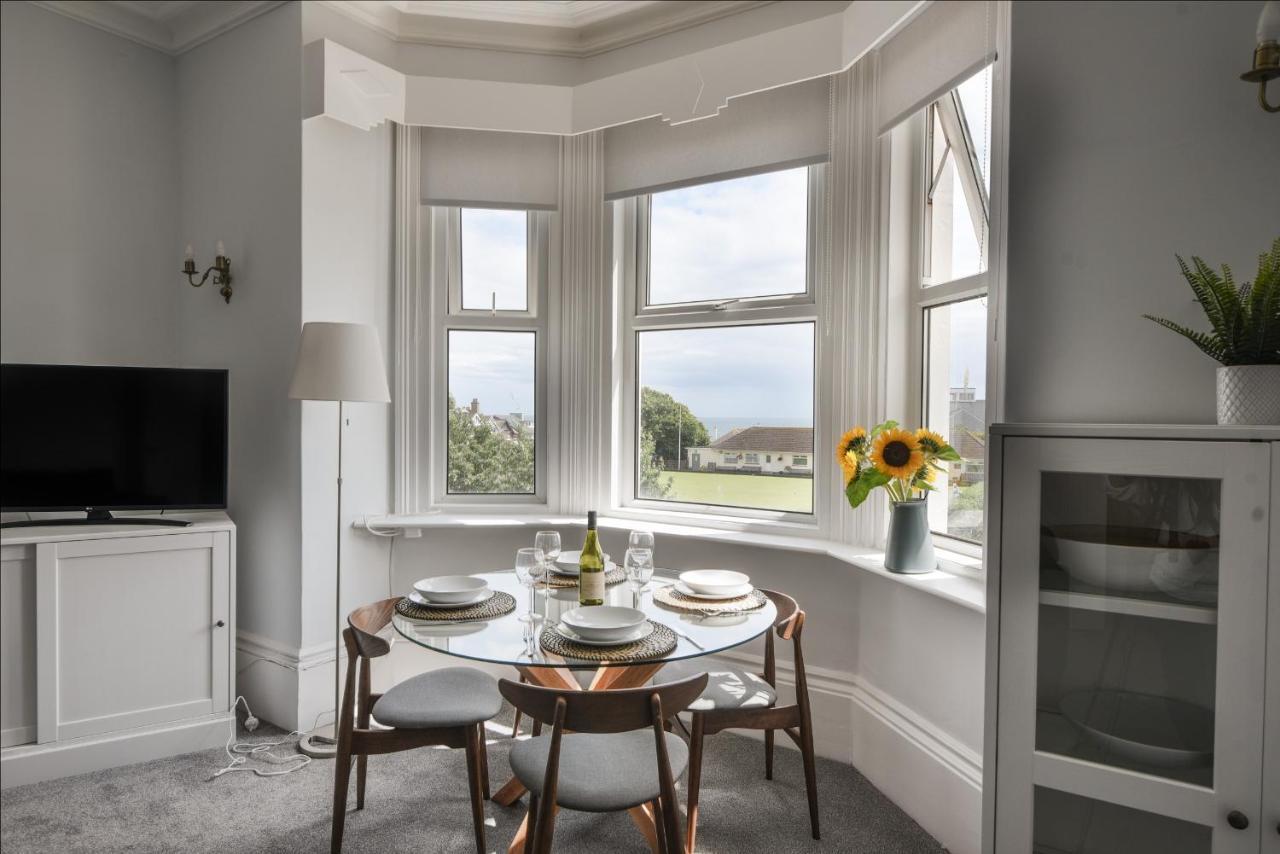 Flat 2, 10 Seafield Road Seaton (Devon)