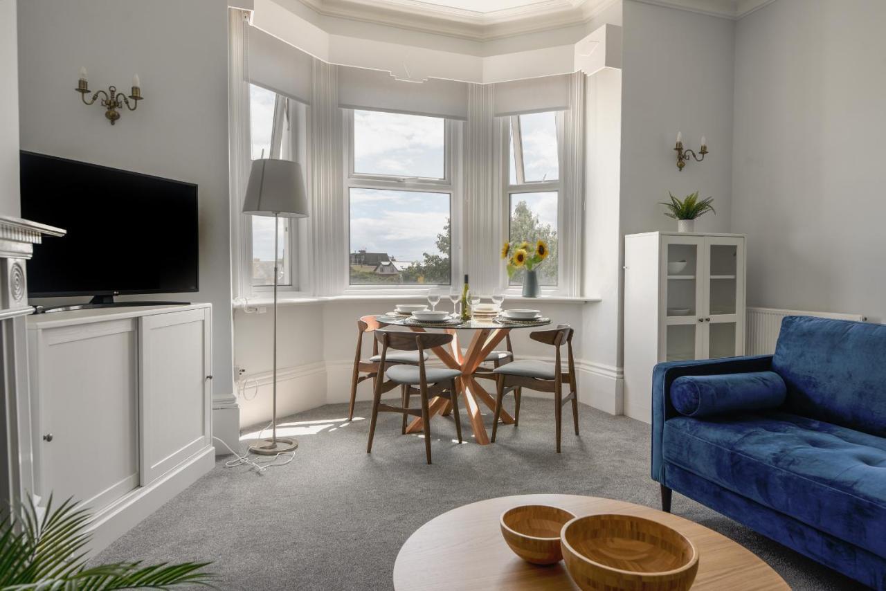 Apartment Flat 2, 10 Seafield Road