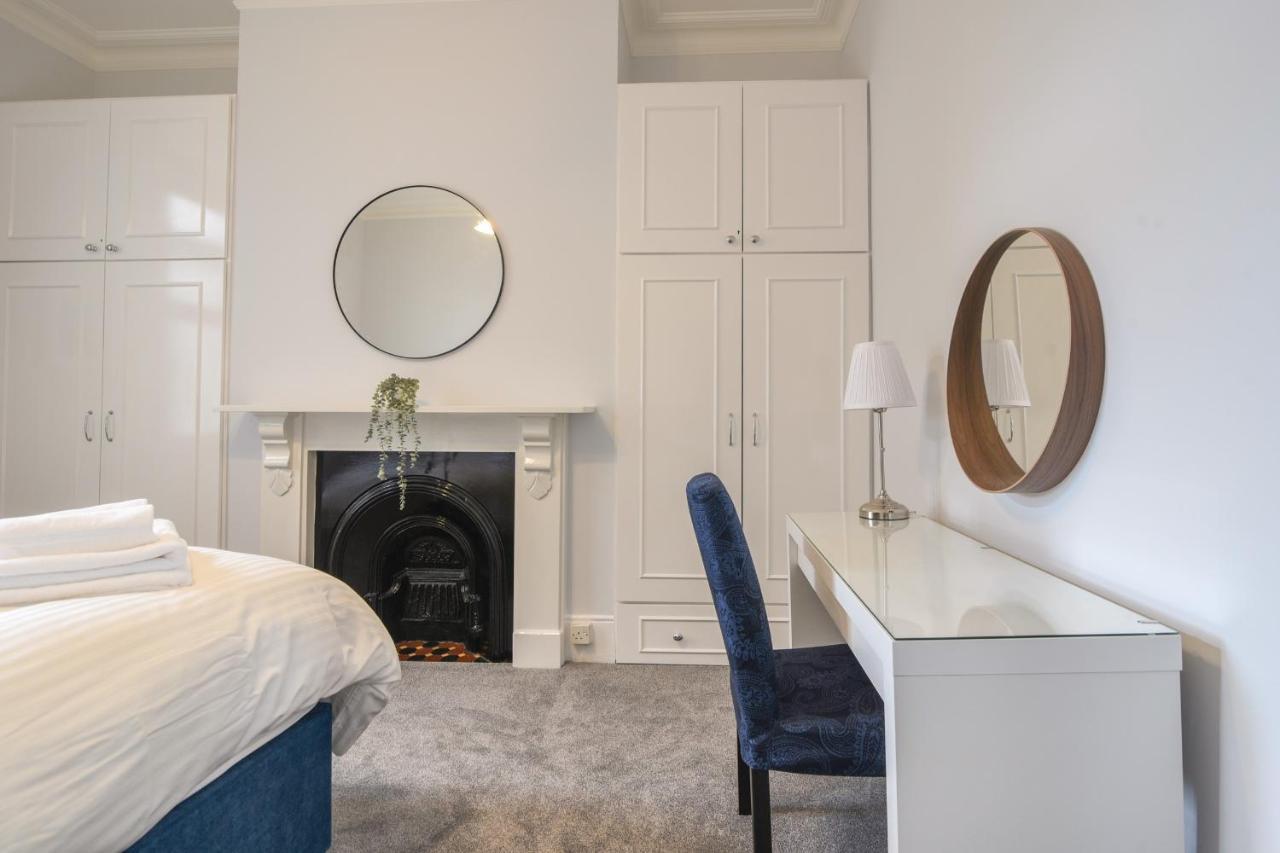 Flat 2, 10 Seafield Road Apartment *